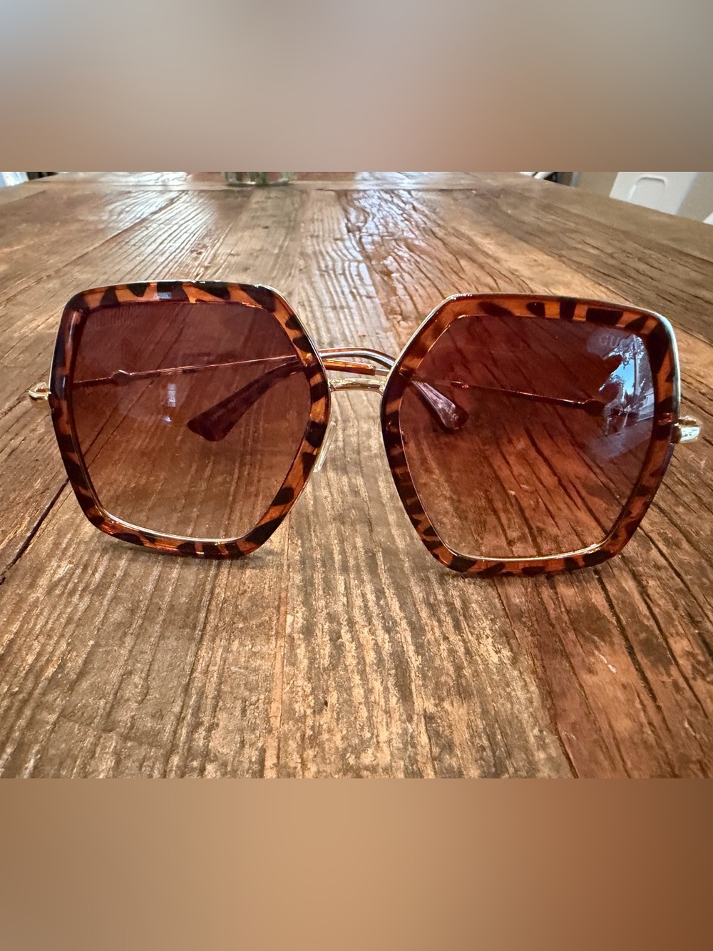 Tortoiseshell Square Oversized Sunglasses - Brown